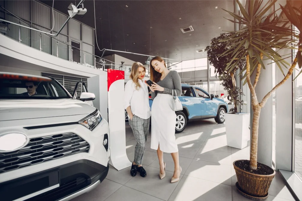 car showroom cleaning